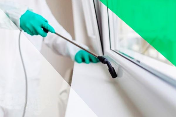 Se previna de agentes causadores de doenças com a Sanitização de ambientes! Serviços de Sanitização / Desinfecção com Poder Contra Vírus, Bactérias e Fungos que visa reduzir microrganismos que podem causar doenças infectocontagiosas, como vírus. Pode ser feito em móveis, maçanetas, piso, teto e paredes é ideal para condomínios, residências, indústrias, empresas, academias, supermercados, repartições públicas, hospitais e clínicas. Os locais fechados de acesso coletivo, públicos ou privados, climatizados ou não, devem, neste momento em especial, realizar a sanitização. Sanitização é uma solução eficiente para reduzir a incidência de microrganismos que colocam nossa saúde em risco. Observação: Por se tratar de vírus, os resultados do serviço de Sanitização não são visíveis a olho nu, podendo causar uma falsa sensação de segurança e reduzir a vigilância da população. É imprescindível, que seja feita a sanitização da forma tradicional, com panos e produtos de limpeza com ação germicida, ou se preferir a sanitização contratada e equipes treinadas, mas, a vigilância continua fundamental para que possamos enfrentar essa epidemia.